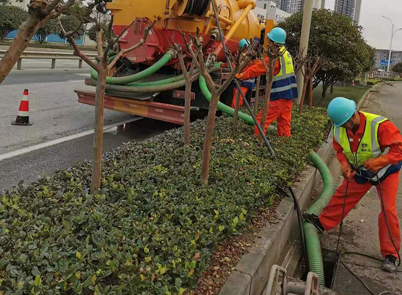 达坂城市政管道清淤